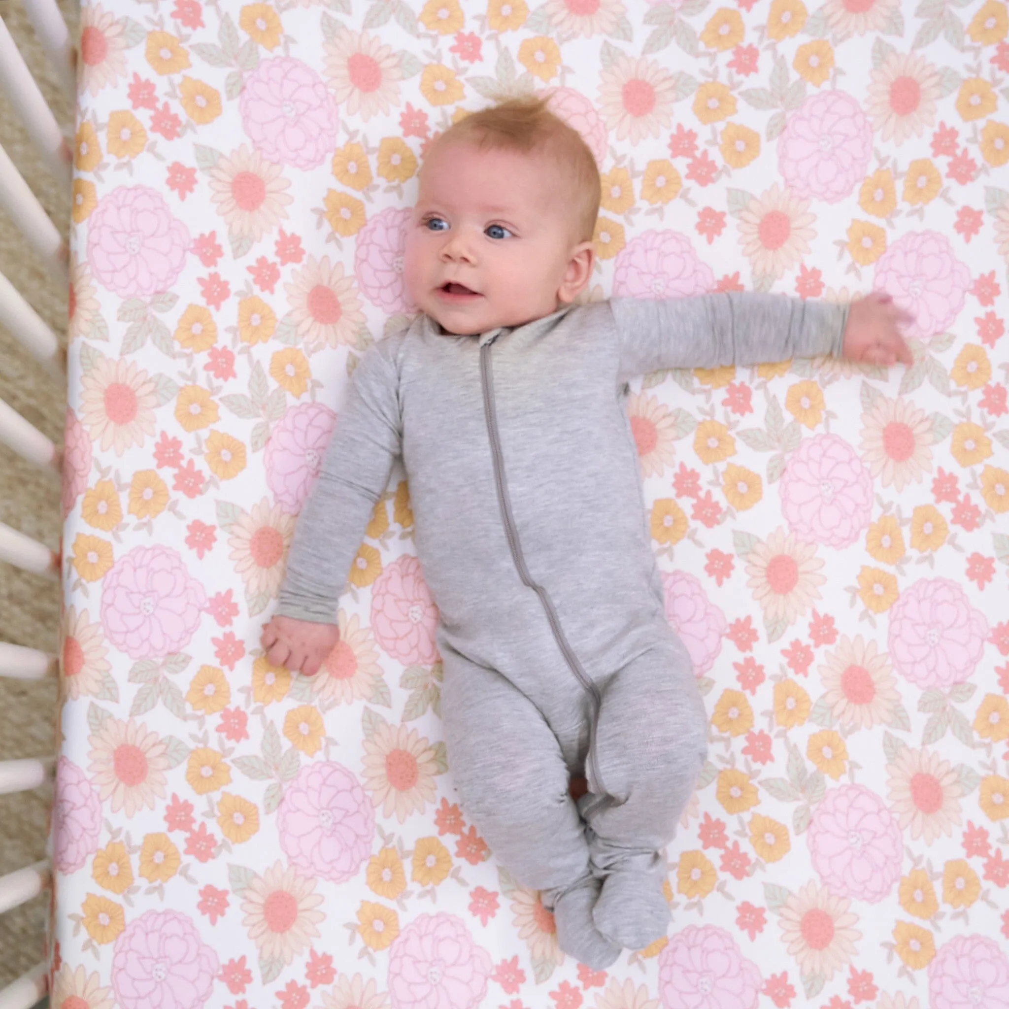 2-Pack Girls Retro Floral Crib Sheets Gerber Childrenswea
