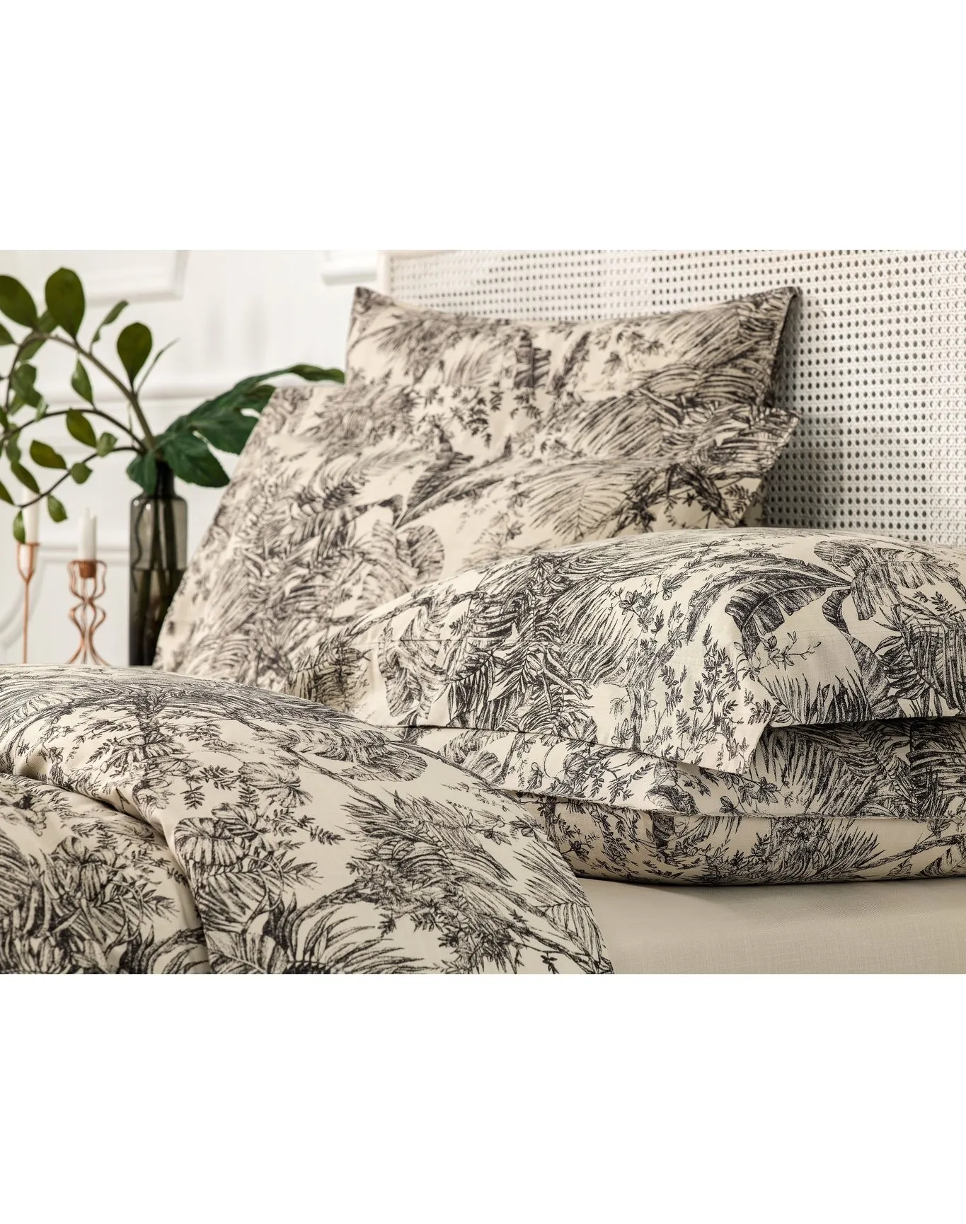 Dominica Flat Sheet | Ecru TOGAS