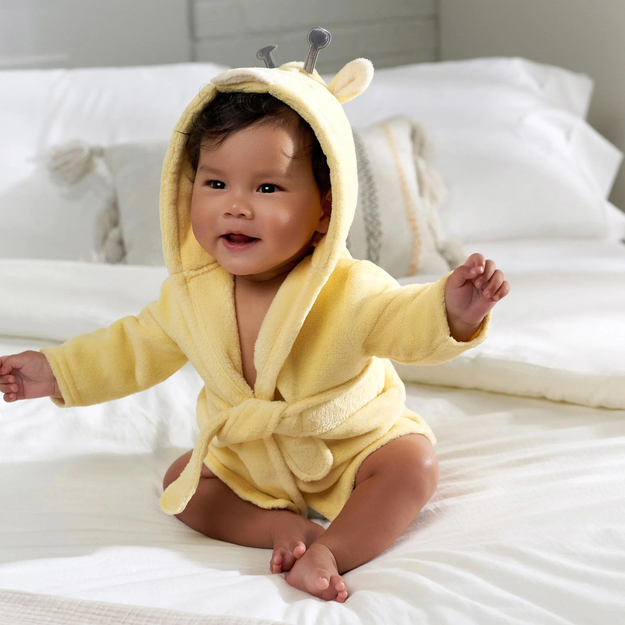 Embroidered Baby Neutral Giraffe Robe Gerber Childrenswea