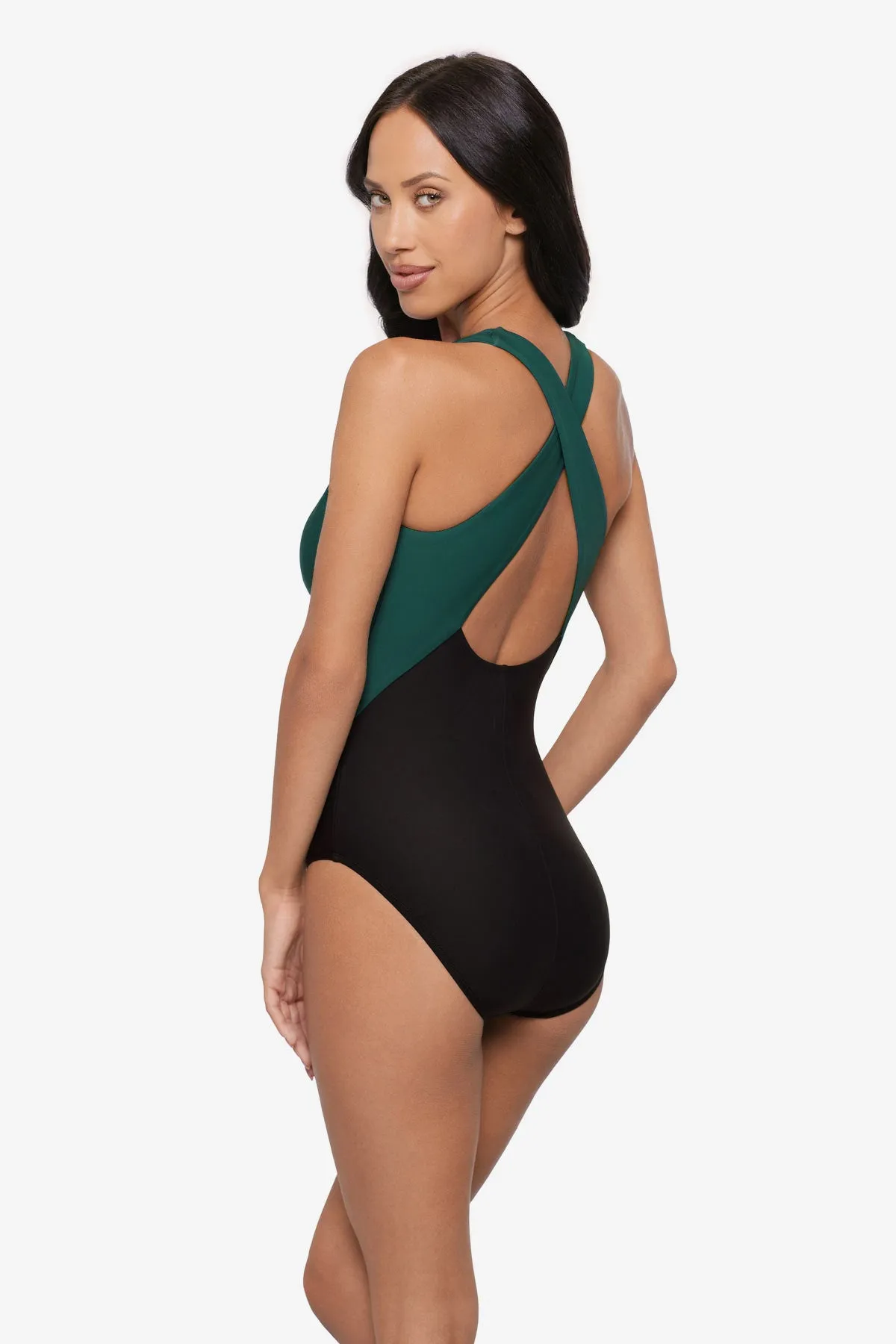 Halle One Piece