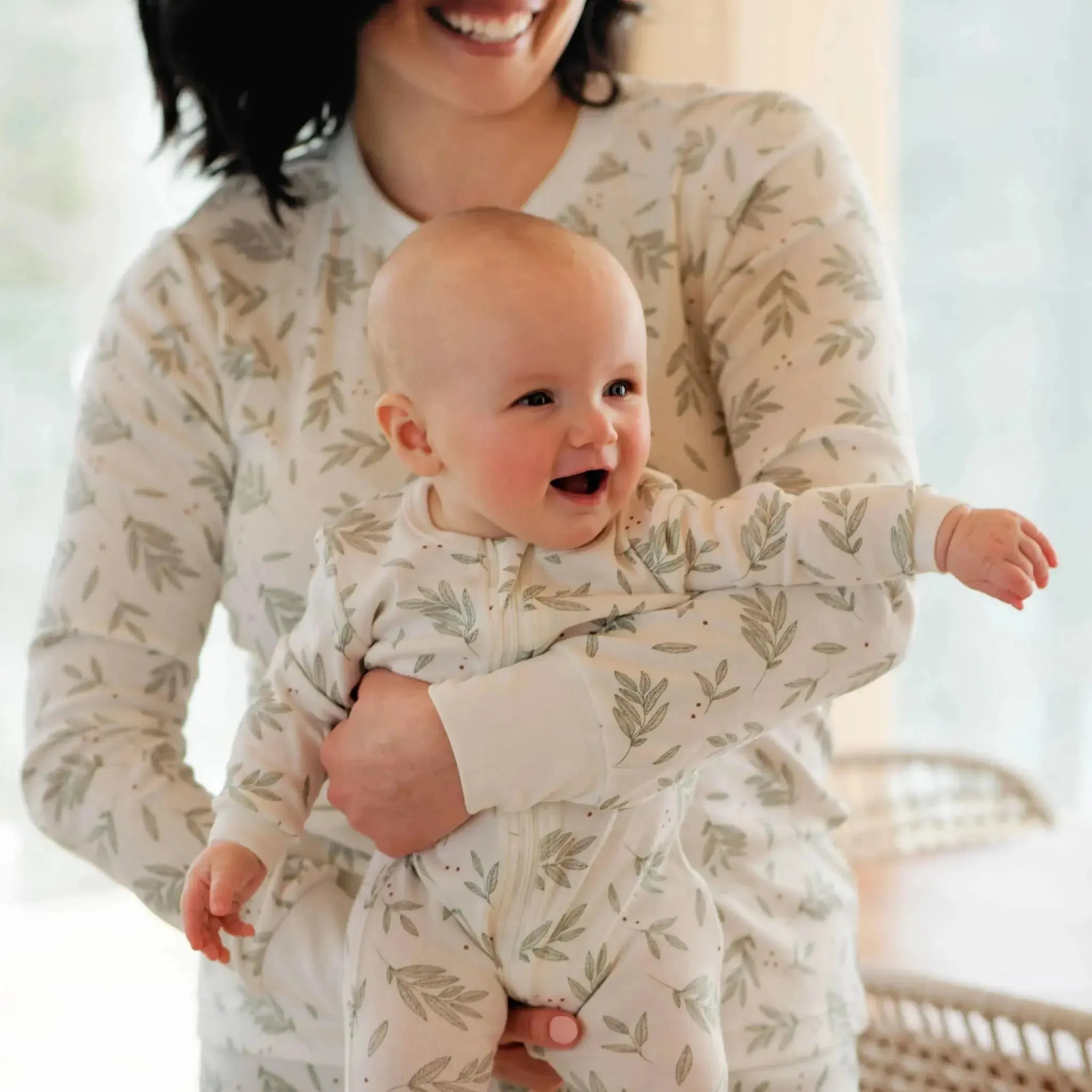 Laurel Leaves Print on Off-White Sleeper | Petit Lem
