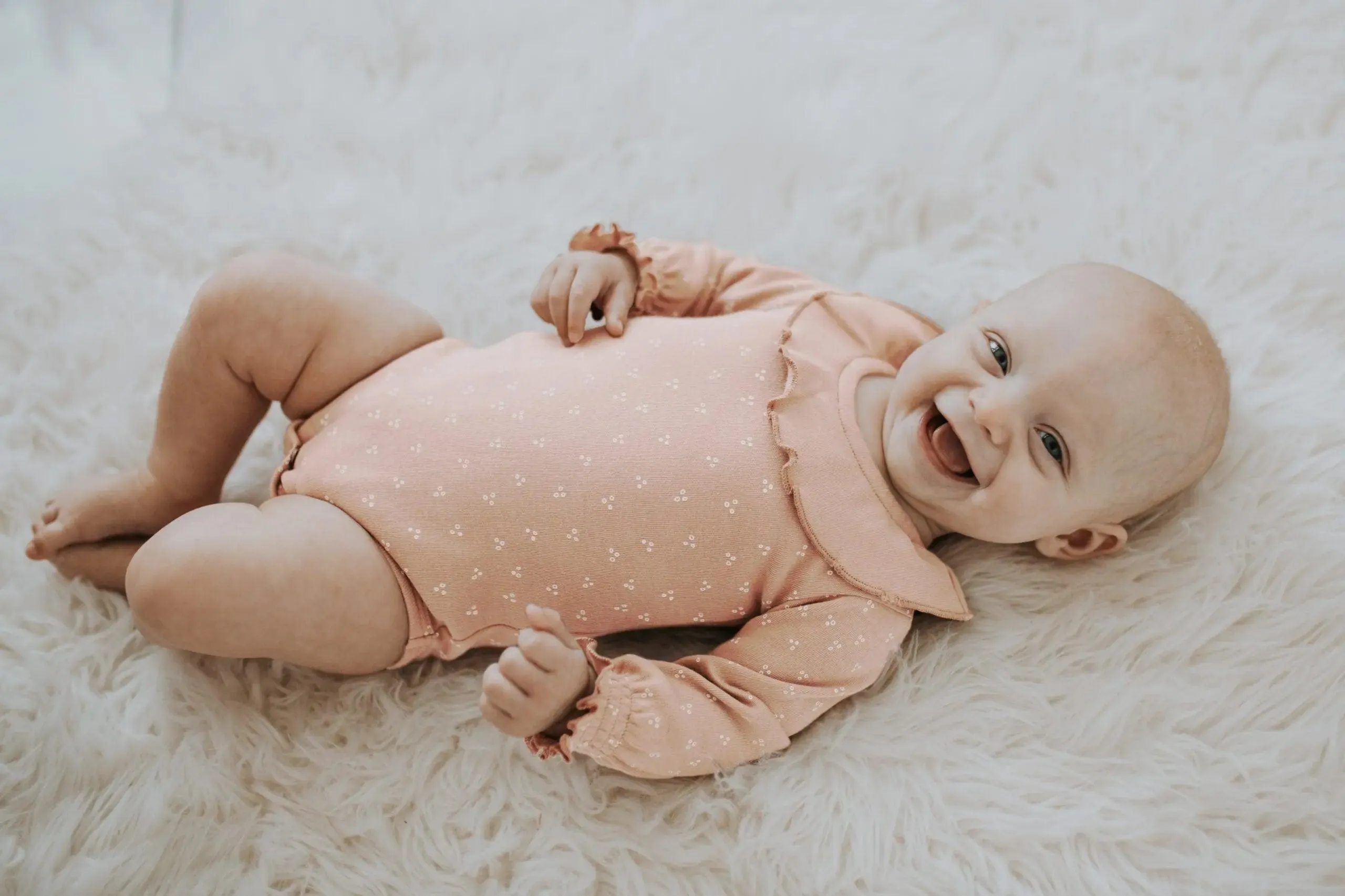 Organic Ruffle Bodysuit in Rosewater Dots | L’ovedbaby