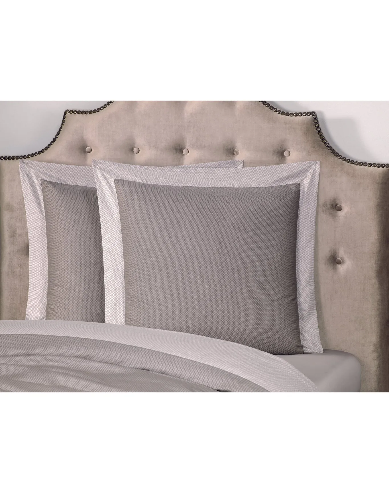 Orlando Pillowcase | Pale Gray x Brown TOGAS