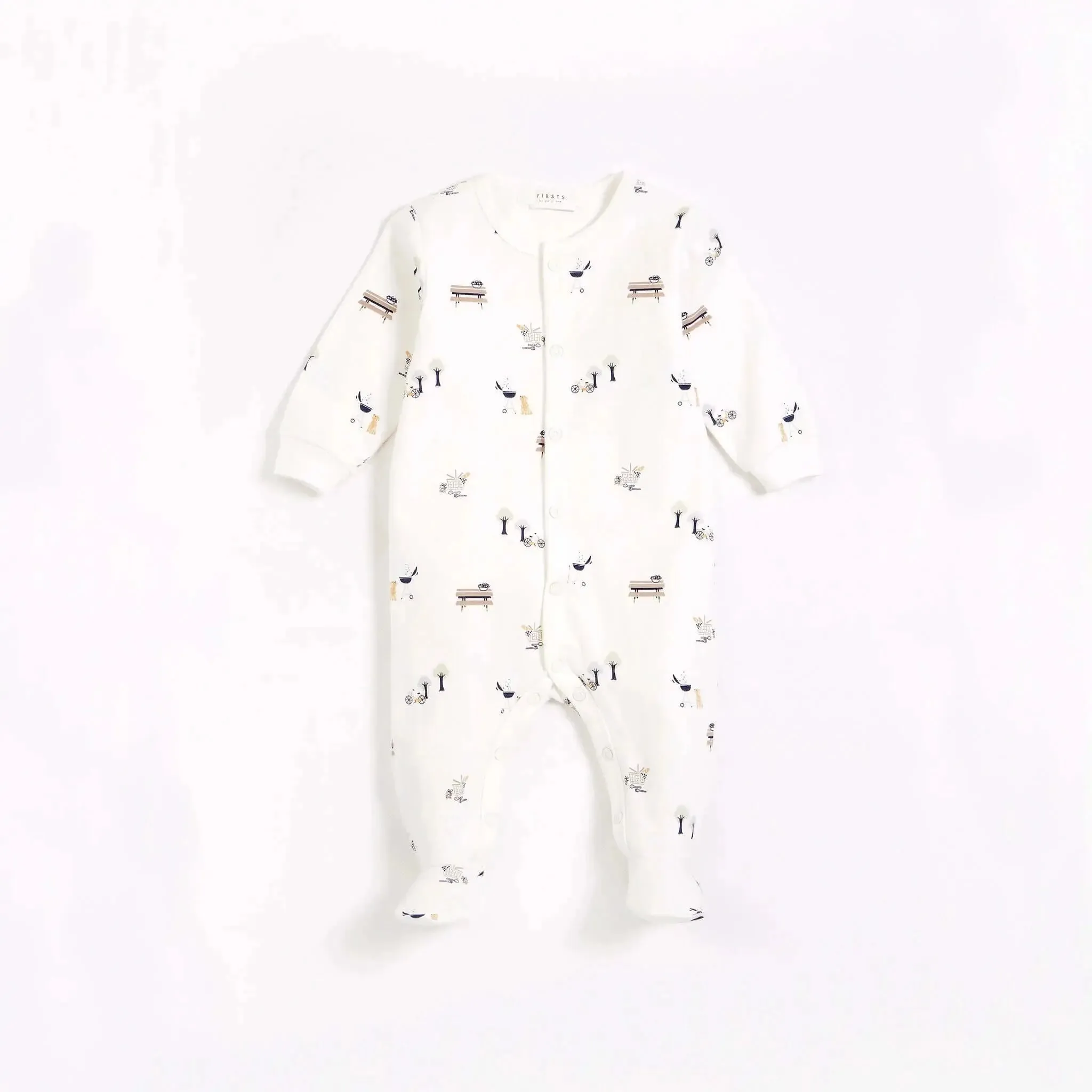 "Little Picnic" Print on Off-White Sleeper | Petit Lem