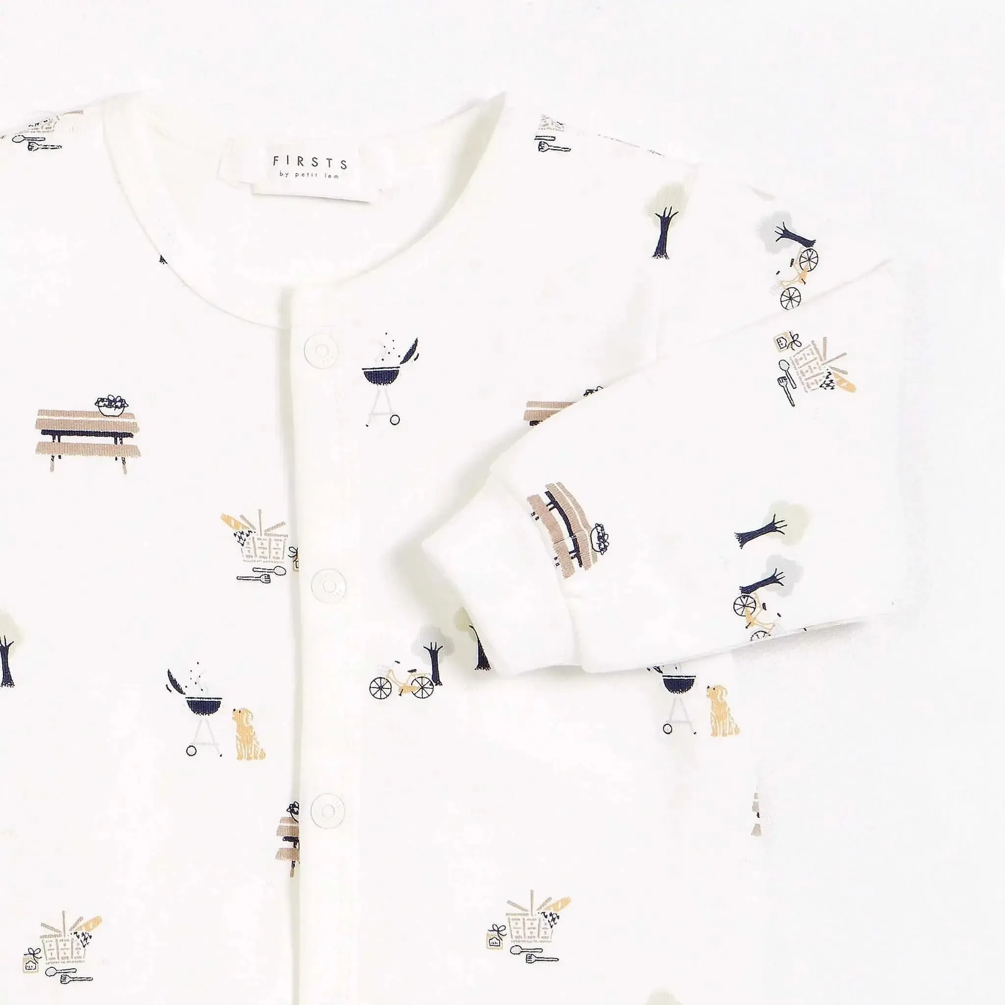 "Little Picnic" Print on Off-White Sleeper | Petit Lem