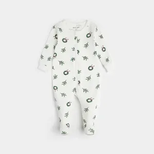 Wreaths Print on Off-White Sleeper | Petit Lem